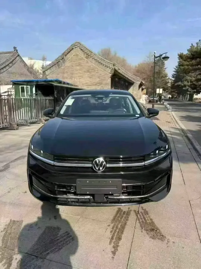 2026 Volkswagen Magotan 2.0T 220HP L4 7DCT,autocango,china used car exporter,china ev exporter,chinese used car exporter,chinese used ev exporter