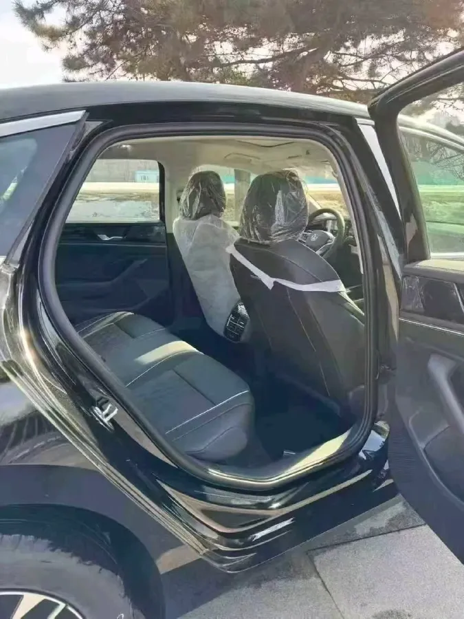 2026 Volkswagen Magotan 2.0T 220HP L4 7DCT,autocango,china used car exporter,china ev exporter,chinese used car exporter,chinese used ev exporter