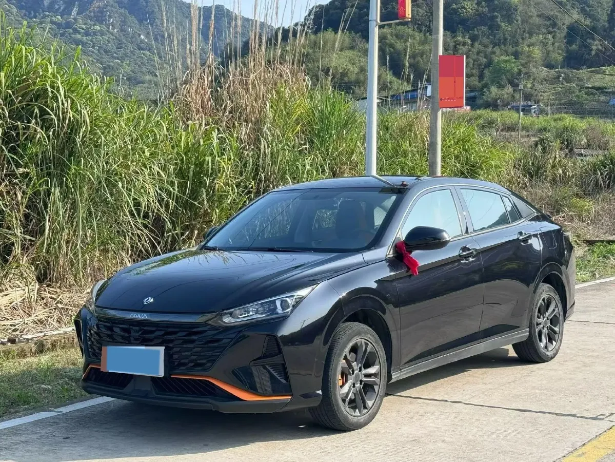 2023 DongFeng Aeolus YiXuan 1.5L 125HP L4 6DCT,autocango,china used car exporter,china ev exporter,chinese used car exporter,chinese used ev exporter