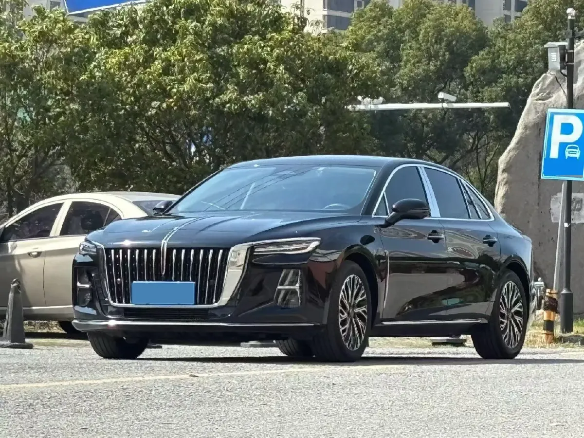 2024 HongQi H5 2.0T 224HP L4 8AT,autocango,china used car exporter,china ev exporter,chinese used car exporter,chinese used ev exporter
