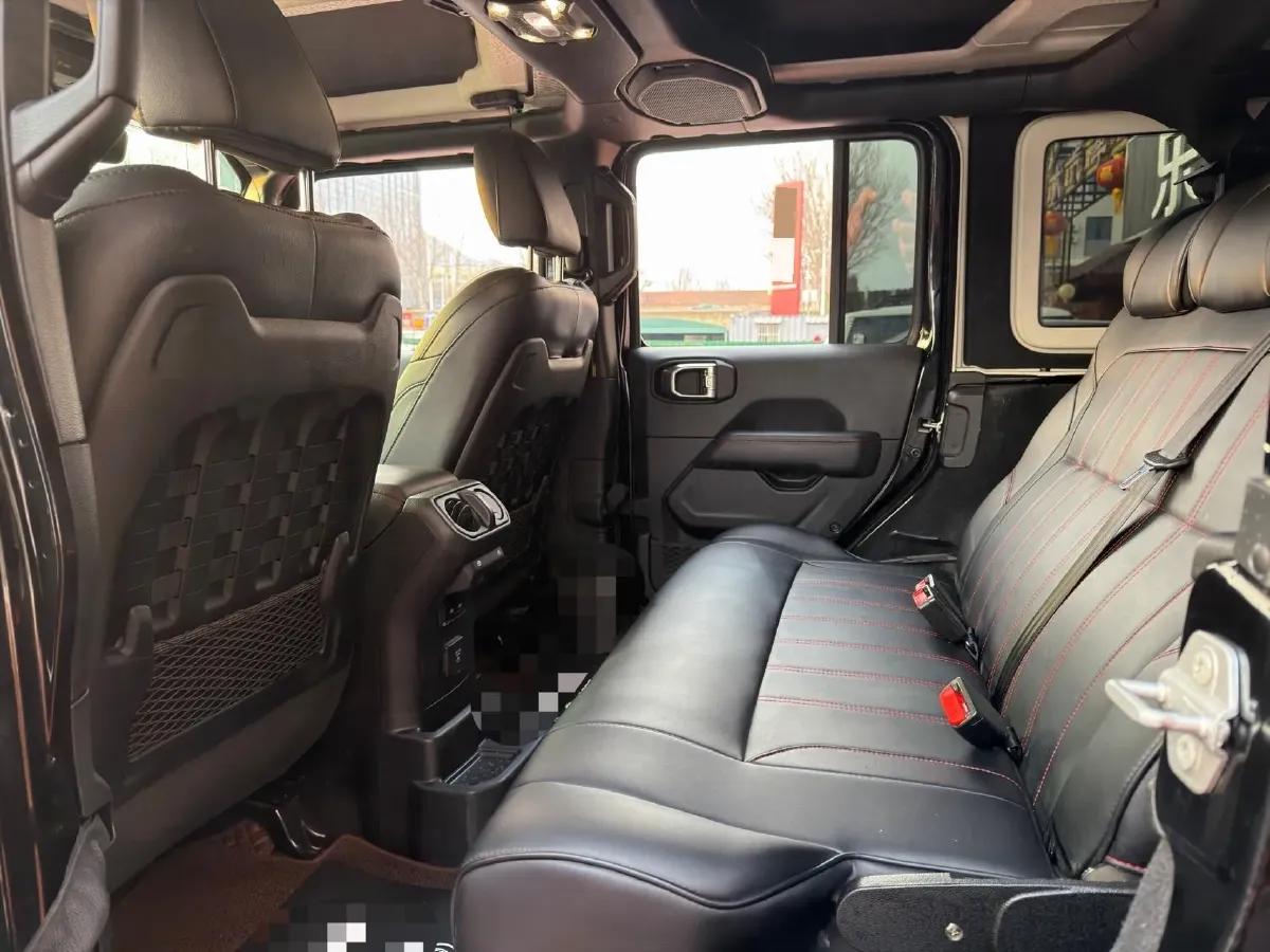 2021 Jeep Wrangler 2.0T 266HP L4 8AT,autocango,china used car exporter,china ev exporter,chinese used car exporter,chinese used ev exporter