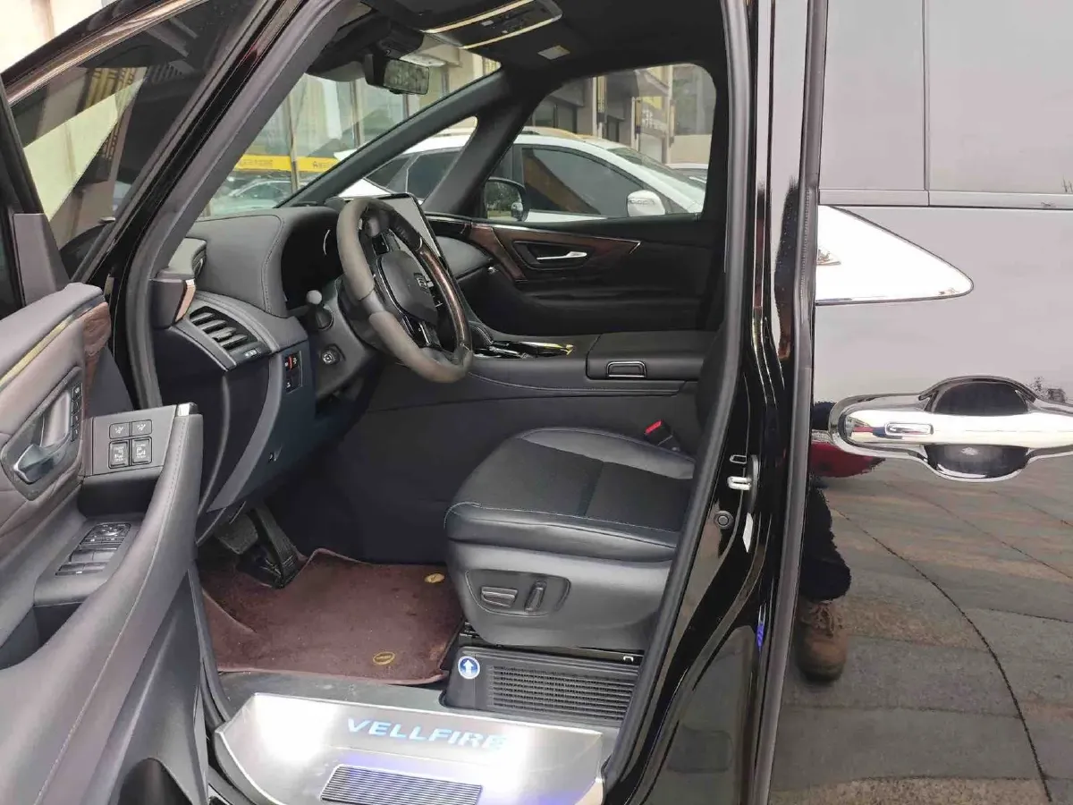 2024 Toyota Vellfire 2.5L 190HP L4 E-CVT Hybrid,autocango,china used car exporter,china ev exporter,chinese used car exporter,chinese used ev exporter