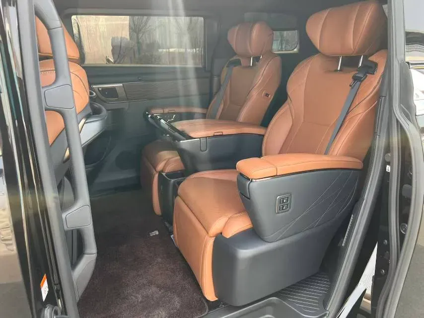 2024 Toyota Alphard 2.5L 190HP L4 E-CVT Hybrid,autocango,china used car exporter,china ev exporter,chinese used car exporter,chinese used ev exporter