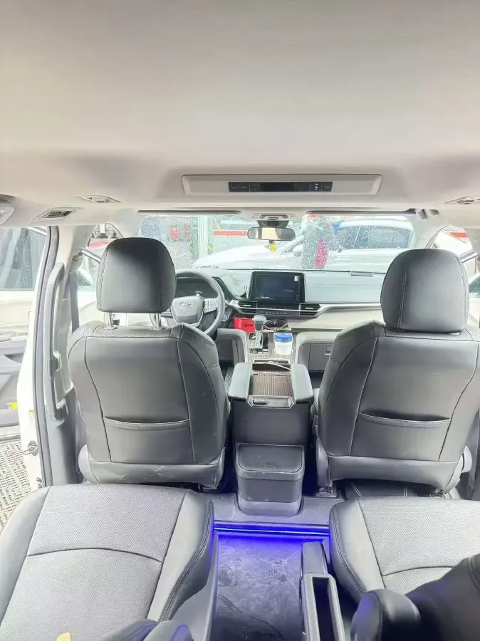 2024 Toyota Sienna 2.5L 189HP L4 E-CVT Hybrid,autocango,china used car exporter,china ev exporter,chinese used car exporter,chinese used ev exporter