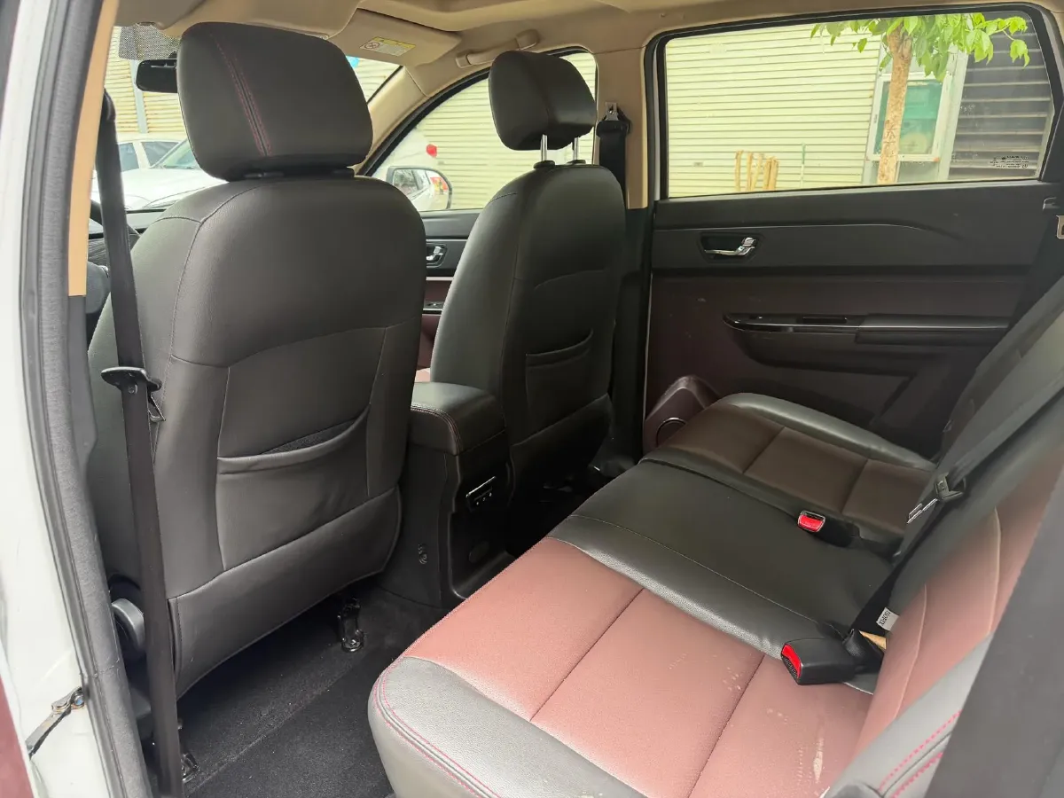 2016 LiFan MaiWei 1.5L 109HP L4 5MT,autocango,china used car exporter,china ev exporter,chinese used car exporter,chinese used ev exporter