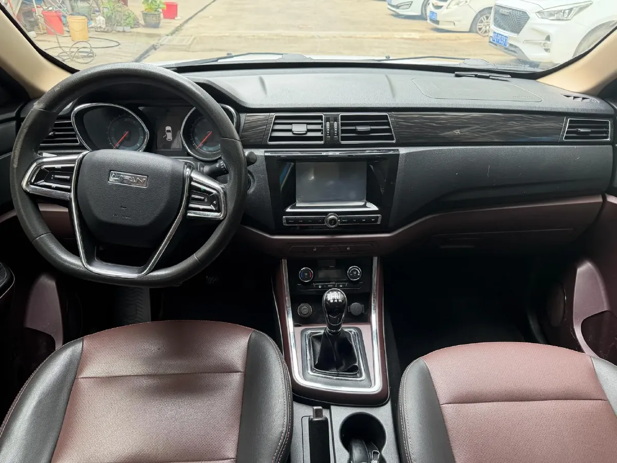 2016 LiFan MaiWei 1.5L 109HP L4 5MT,autocango,china used car exporter,china ev exporter,chinese used car exporter,chinese used ev exporter