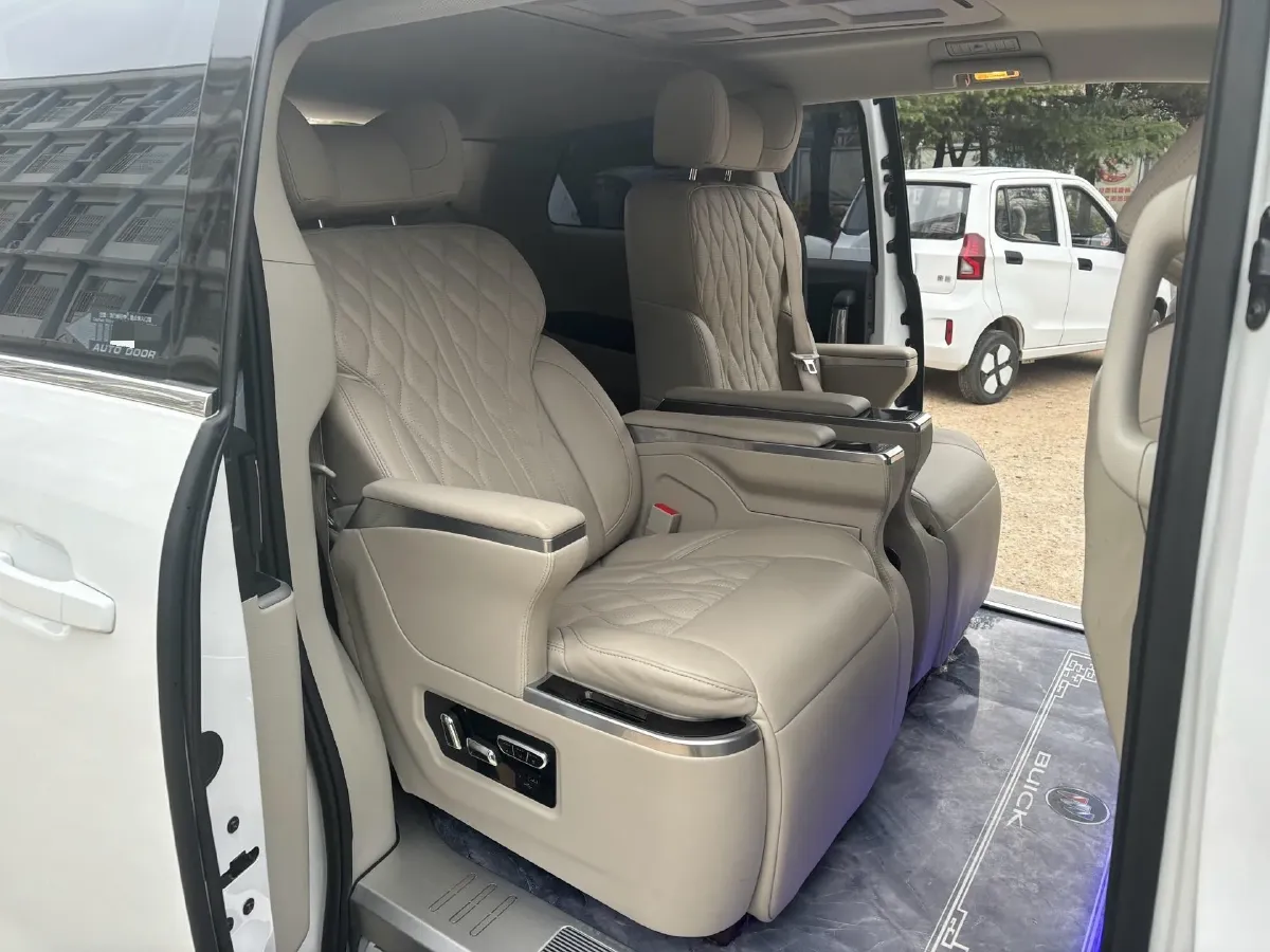 2023 Buick GL8 2.0T 237HP L4 9AT,autocango,china used car exporter,china ev exporter,chinese used car exporter,chinese used ev exporter