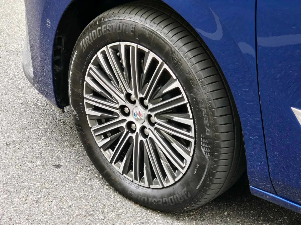 2024 Buick GL8 1.5T 180HP L4 2DHT PHEV 24.4KWH,autocango,china used car exporter,china ev exporter,chinese used car exporter,chinese used ev exporter