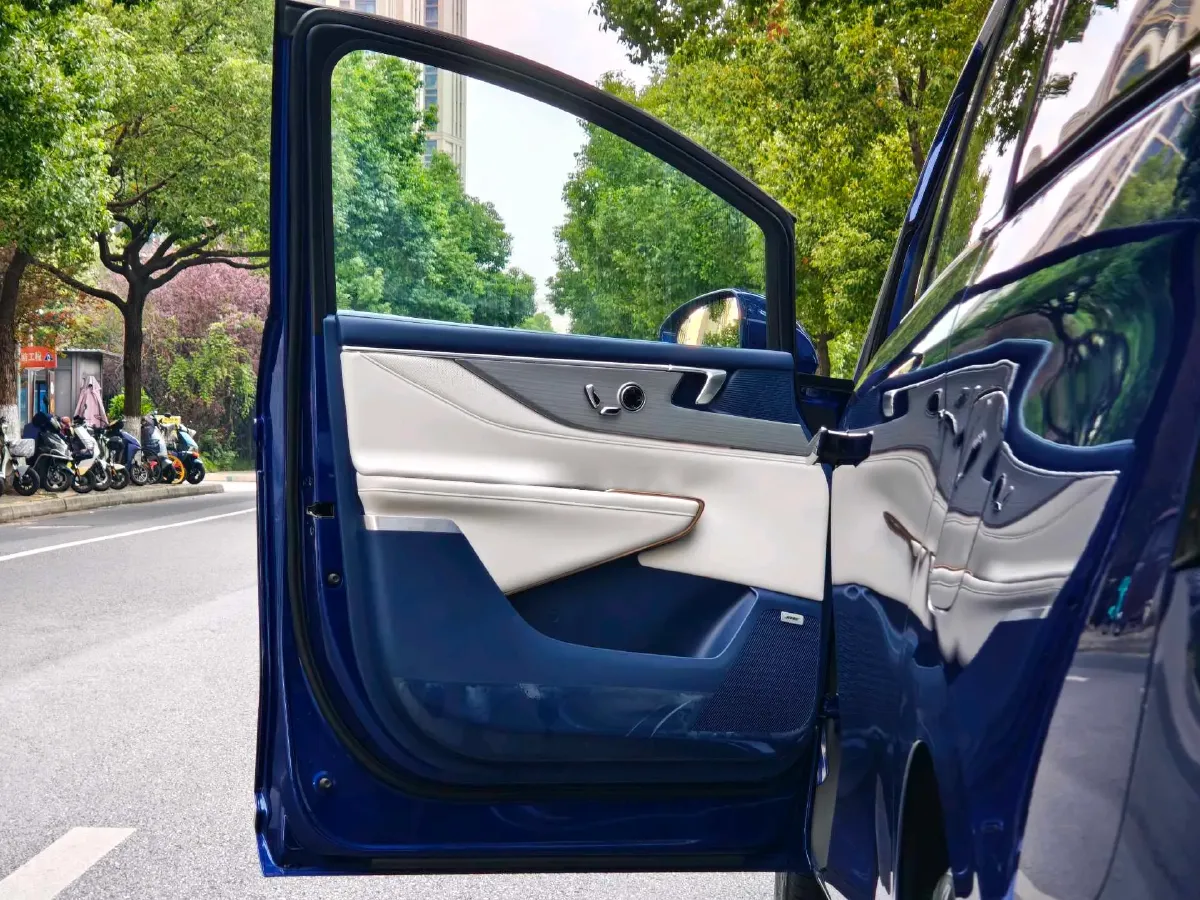 2024 Buick GL8 1.5T 180HP L4 2DHT PHEV 24.4KWH,autocango,china used car exporter,china ev exporter,chinese used car exporter,chinese used ev exporter