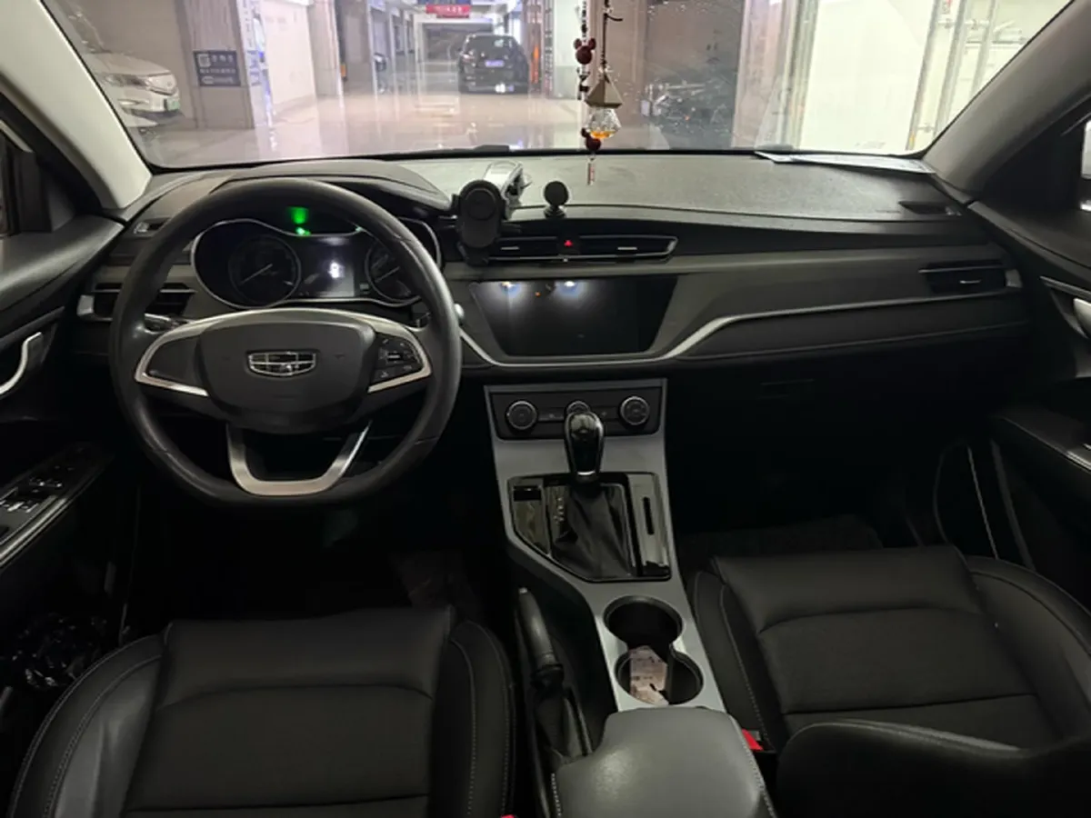 2021 BaoJun 530 1.5T 147HP L4 CVT,autocango,china used car exporter,china ev exporter,chinese used car exporter,chinese used ev exporter