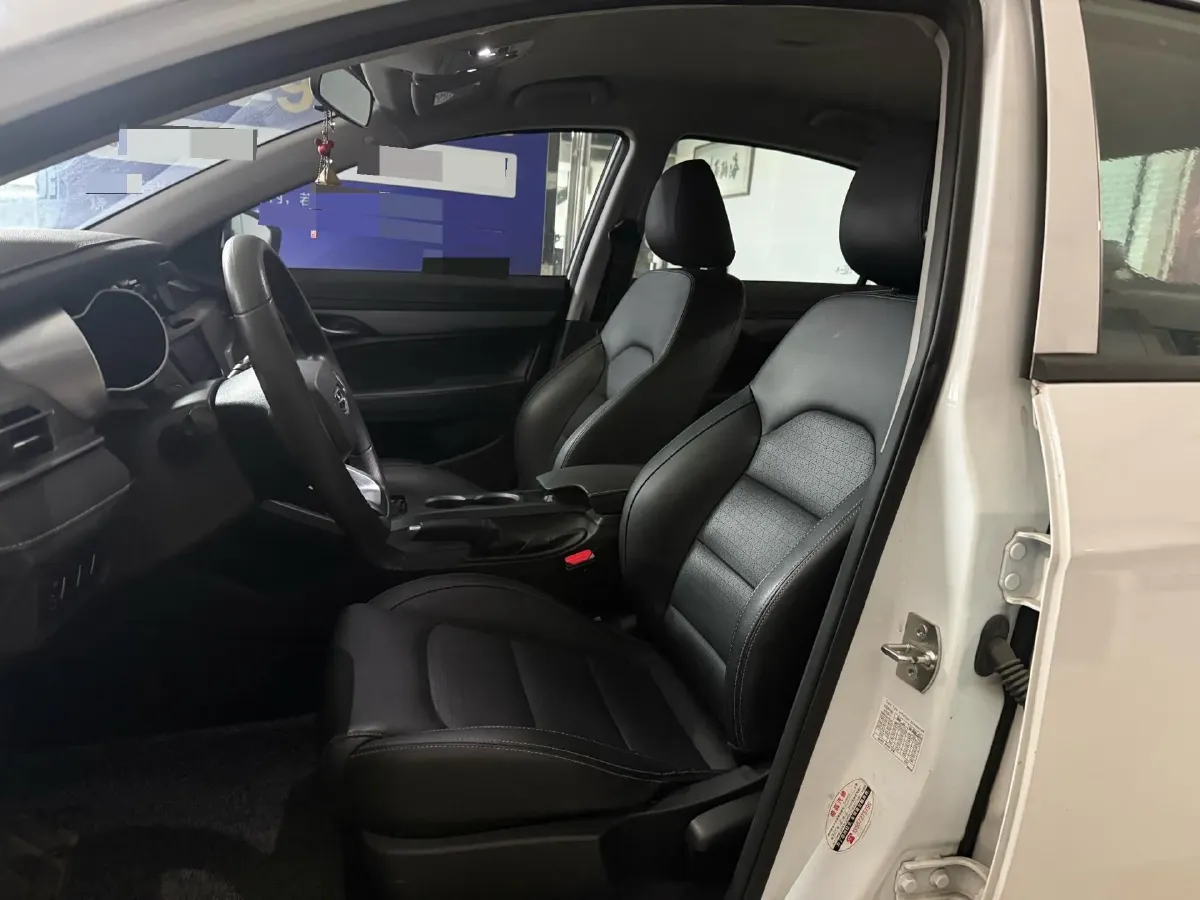 2021 BaoJun 530 1.5T 147HP L4 CVT,autocango,china used car exporter,china ev exporter,chinese used car exporter,chinese used ev exporter