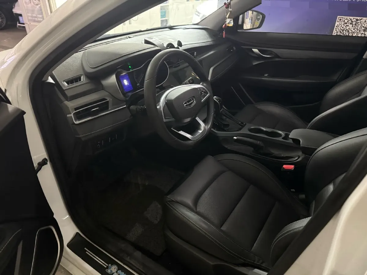 2021 BaoJun 530 1.5T 147HP L4 CVT,autocango,china used car exporter,china ev exporter,chinese used car exporter,chinese used ev exporter