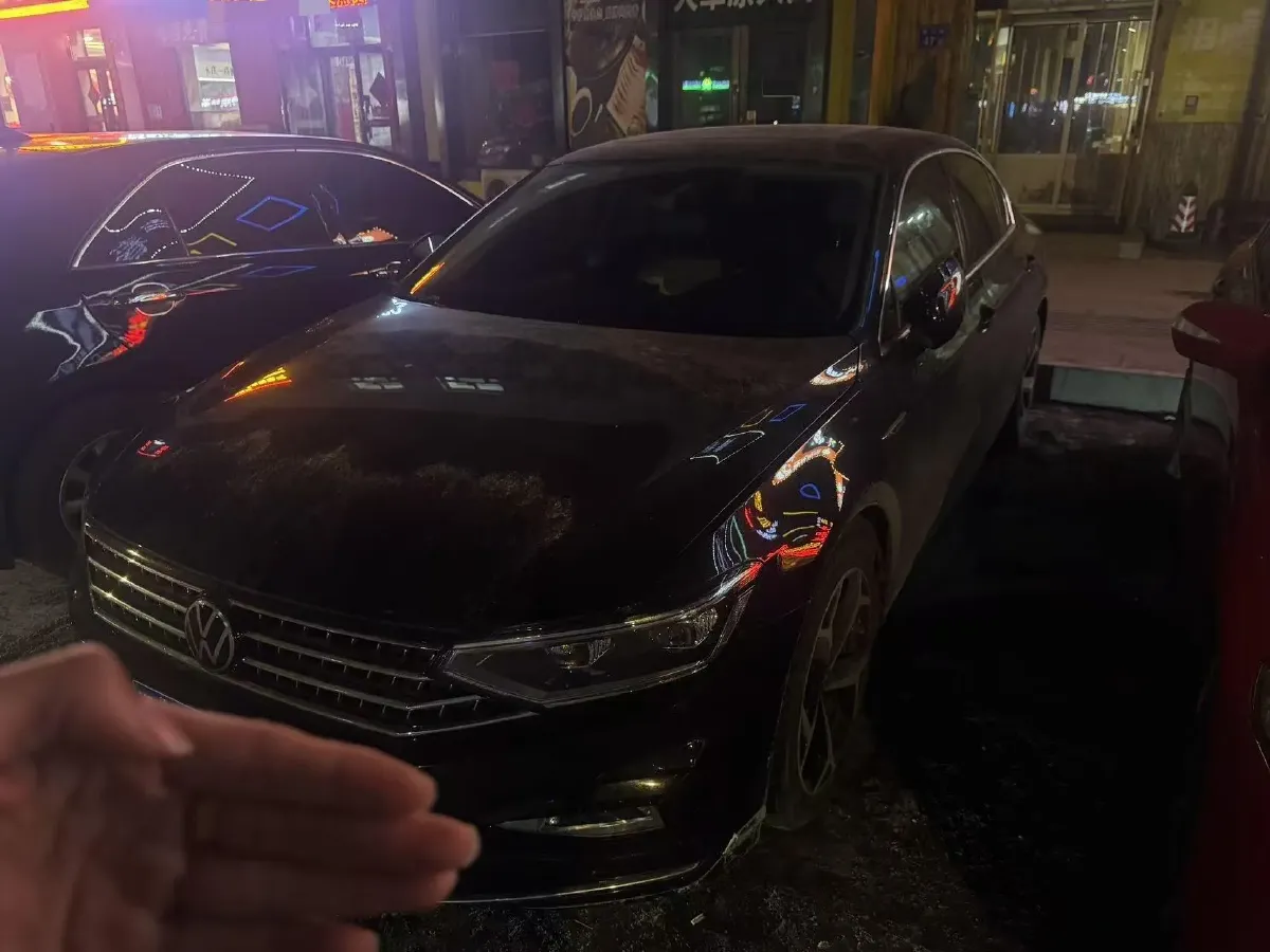 2023 Volkswagen Magotan 2.0T 186HP L4 7DCT,autocango,china used car exporter,china ev exporter,chinese used car exporter,chinese used ev exporter