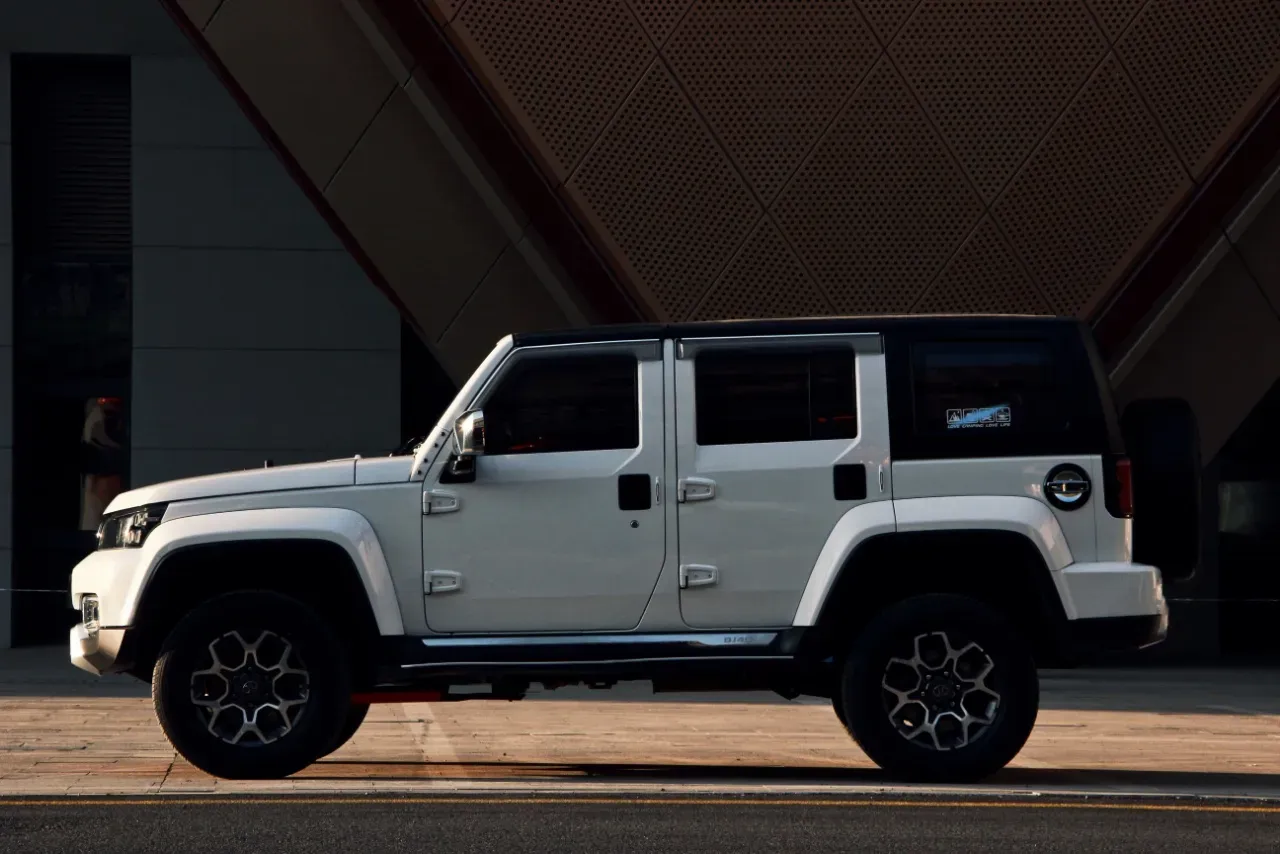 2018 Beijing BJ40 2.3T 250HP L4 6AT,autocango,china used car exporter,china ev exporter,chinese used car exporter,chinese used ev exporter