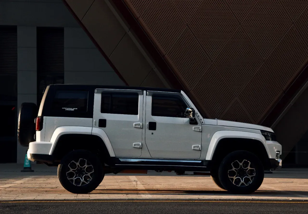 2018 Beijing BJ40 2.3T 250HP L4 6AT,autocango,china used car exporter,china ev exporter,chinese used car exporter,chinese used ev exporter