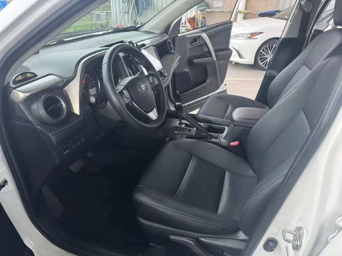 2018 Toyota RAV4 2.0L 151HP L4 CVT,autocango,china used car exporter,china ev exporter,chinese used car exporter,chinese used ev exporter