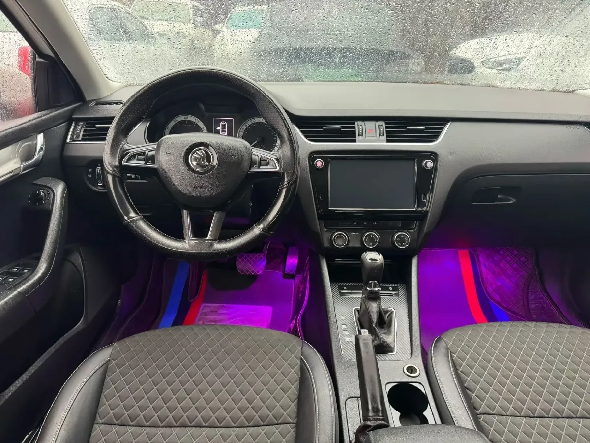 2019 Skoda Octavia 1.5L 116HP L4 6AT,autocango,china used car exporter,china ev exporter,chinese used car exporter,chinese used ev exporter