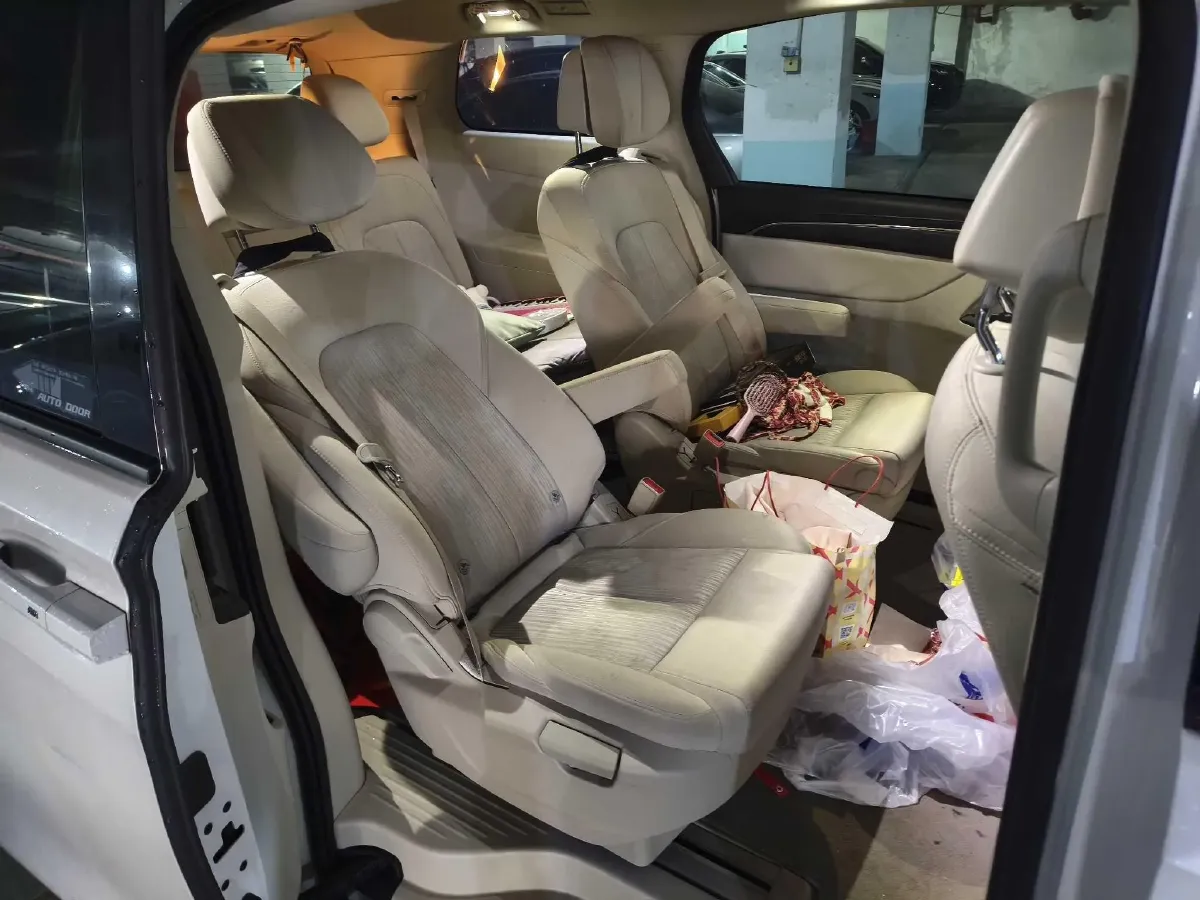 2022 Buick GL8 2.0T 237HP L4 9AT,autocango,china used car exporter,china ev exporter,chinese used car exporter,chinese used ev exporter