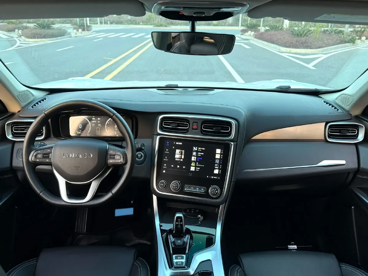 2020 LYNK&CO 01 2.0T 190HP L4 6AT,autocango,china used car exporter,china ev exporter,chinese used car exporter,chinese used ev exporter