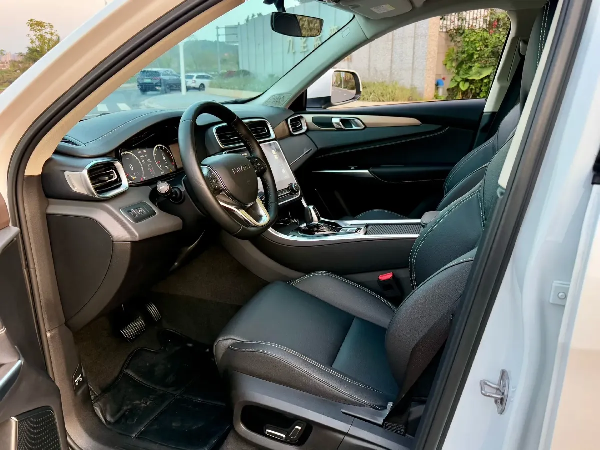 2020 LYNK&CO 01 2.0T 190HP L4 6AT,autocango,china used car exporter,china ev exporter,chinese used car exporter,chinese used ev exporter