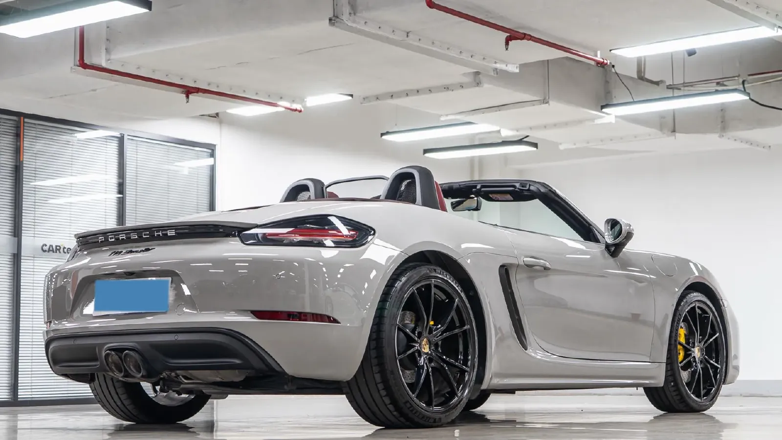 2023 Porsche 718 2.0T 250HP H4 7DCT,autocango,china used car exporter,china ev exporter,chinese used car exporter,chinese used ev exporter