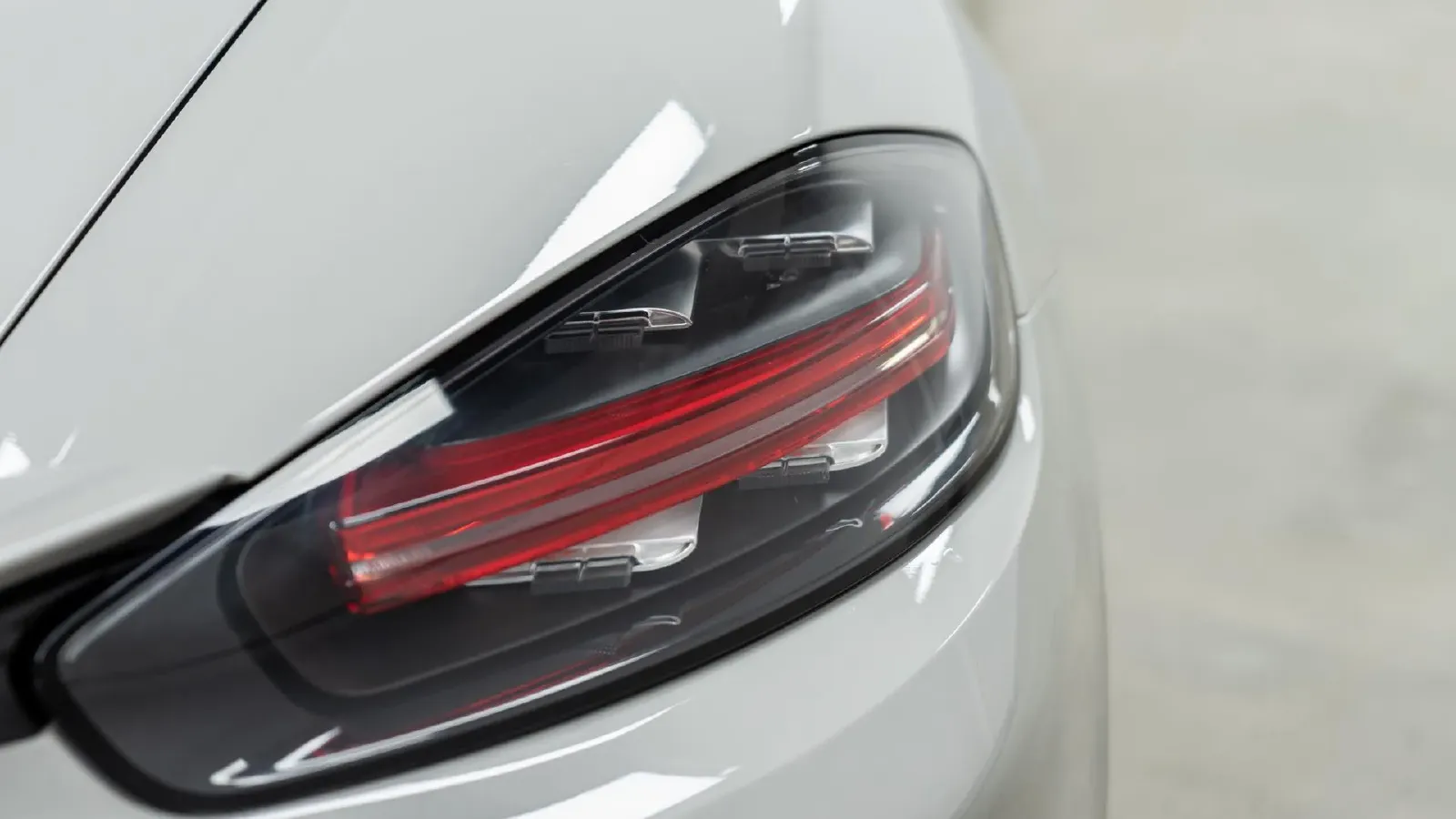 2023 Porsche 718 2.0T 250HP H4 7DCT,autocango,china used car exporter,china ev exporter,chinese used car exporter,chinese used ev exporter