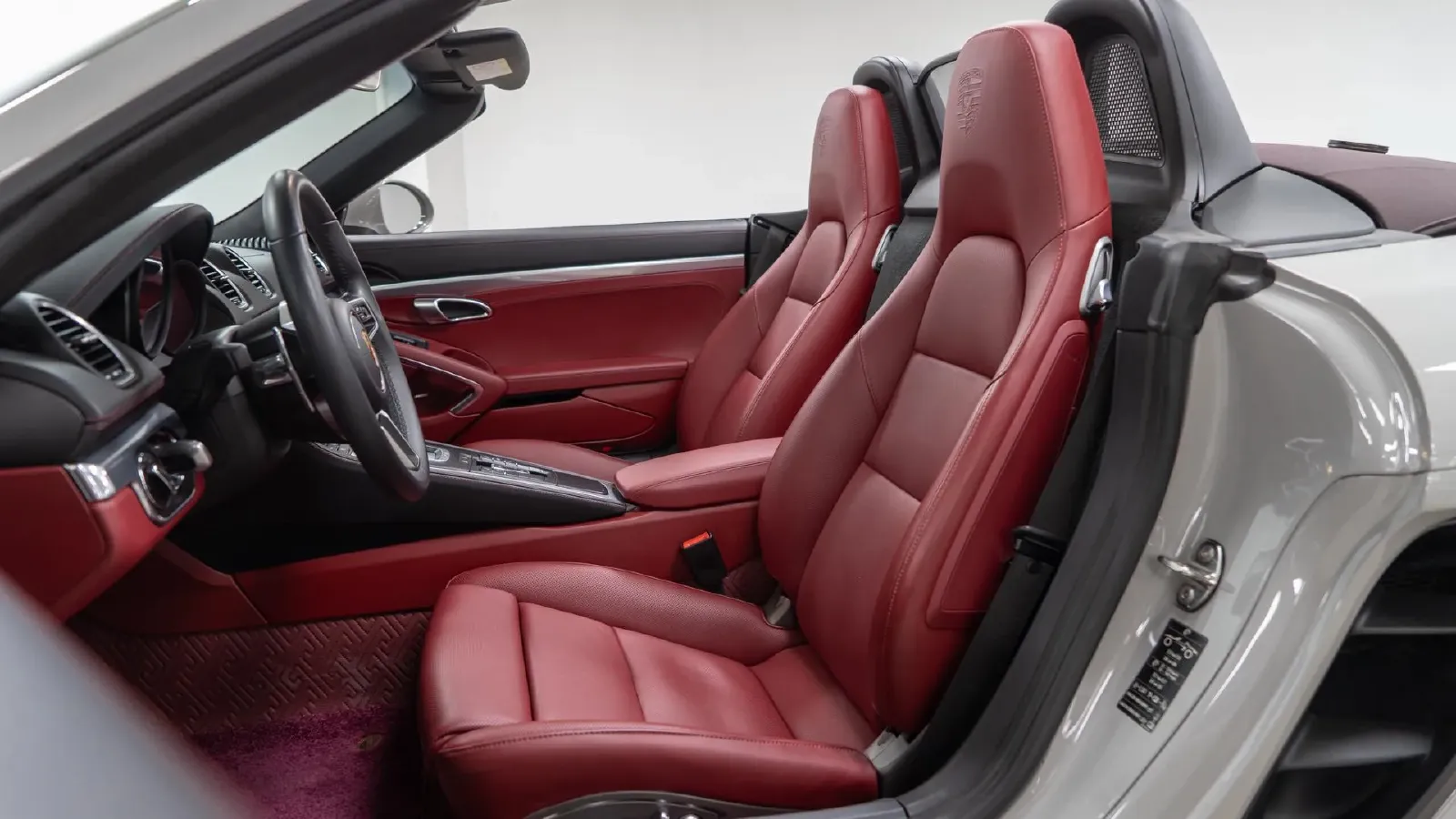 2023 Porsche 718 2.0T 250HP H4 7DCT,autocango,china used car exporter,china ev exporter,chinese used car exporter,chinese used ev exporter