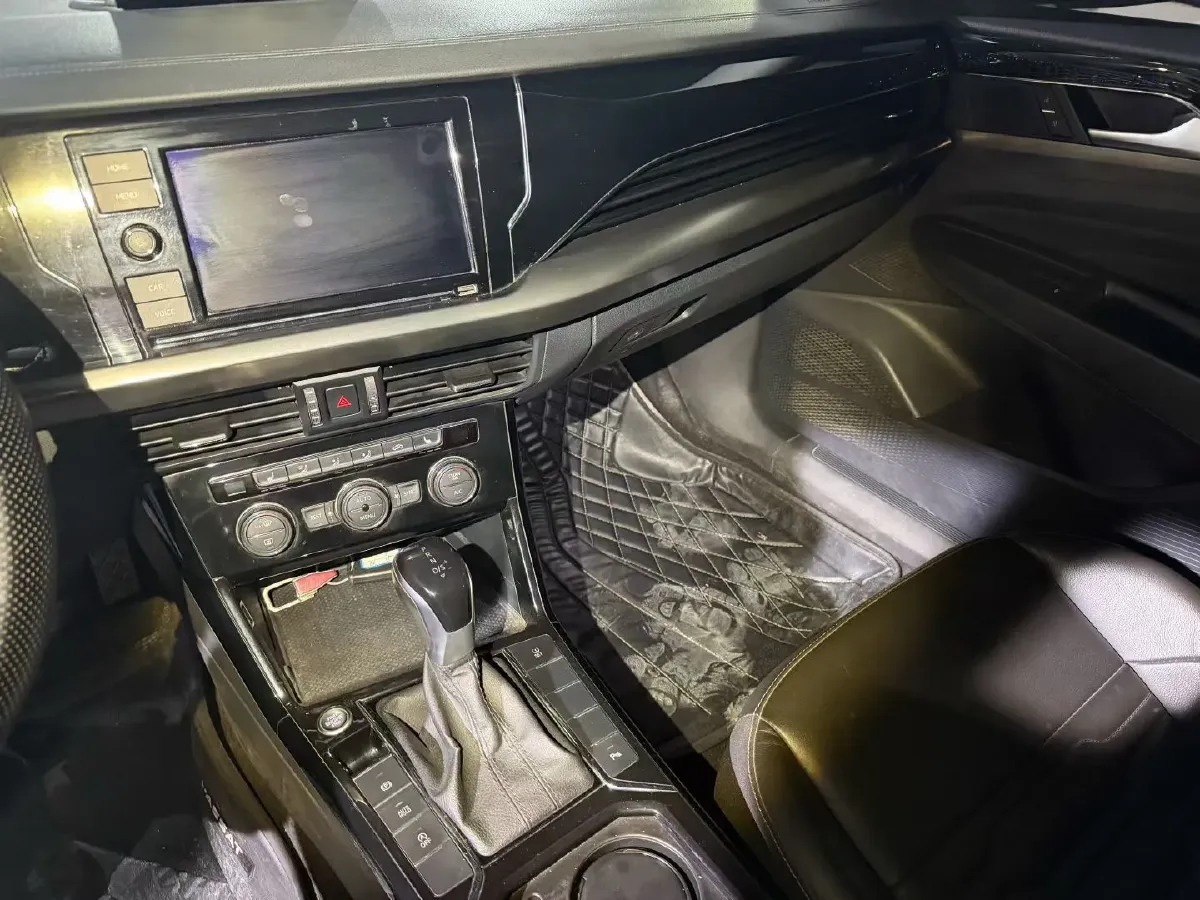 2019 Skoda Kodiak 2.0T 186HP L4 7DCT,autocango,china used car exporter,china ev exporter,chinese used car exporter,chinese used ev exporter