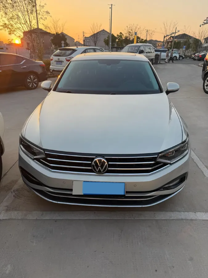 2020 Volkswagen Magotan 2.0T 186HP L4 7DCT,autocango,china used car exporter,china ev exporter,chinese used car exporter,chinese used ev exporter