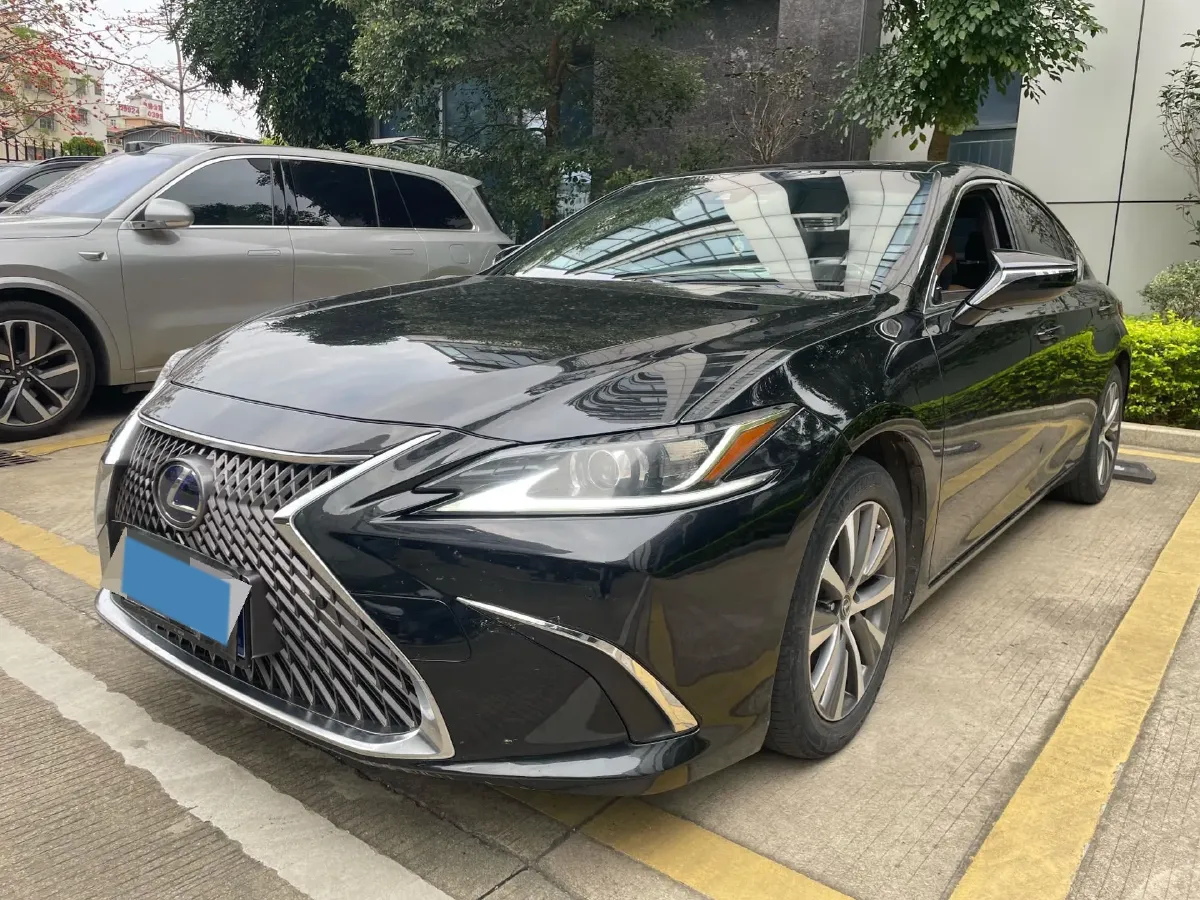 2018 Lexus ES 2.5L 178HP L4 E-CVT Hybrid,autocango,china used car exporter,china ev exporter,chinese used car exporter,chinese used ev exporter