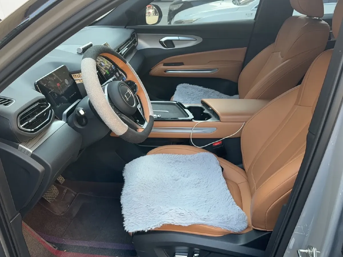 2025 Bestune YueYi 07 1.5T 150HP L4 1DHT PHEV,autocango,china used car exporter,china ev exporter,chinese used car exporter,chinese used ev exporter