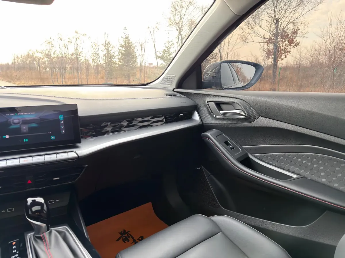 2022 MG 5 1.5L 120HP L4 CVT,autocango,china used car exporter,china ev exporter,chinese used car exporter,chinese used ev exporter