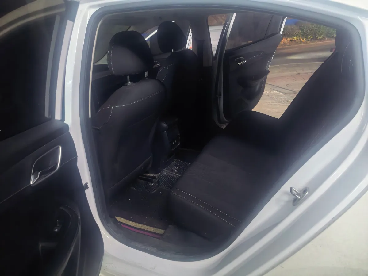 2019 Roewe i5 1.5L 120HP L4 CVT,autocango,china used car exporter,china ev exporter,chinese used car exporter,chinese used ev exporter