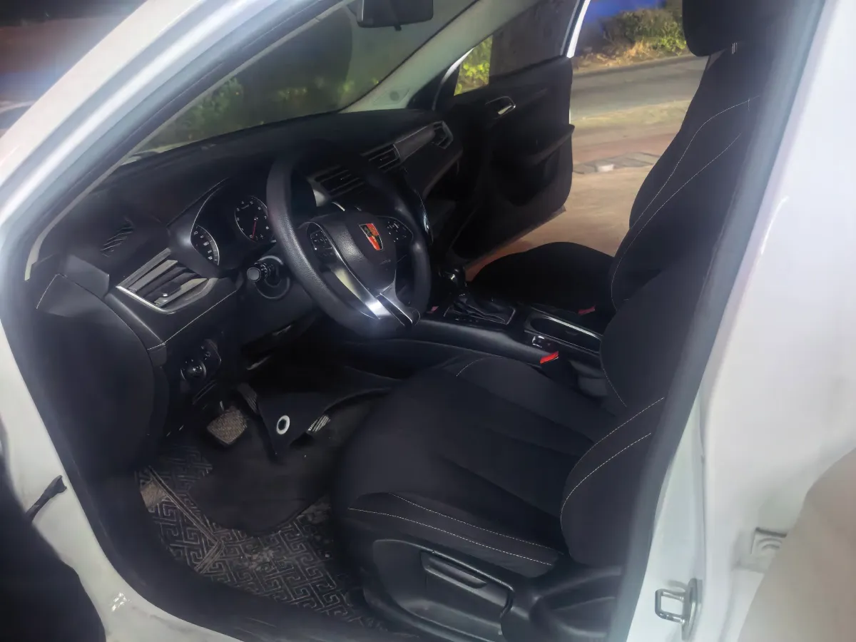 2019 Roewe i5 1.5L 120HP L4 CVT,autocango,china used car exporter,china ev exporter,chinese used car exporter,chinese used ev exporter