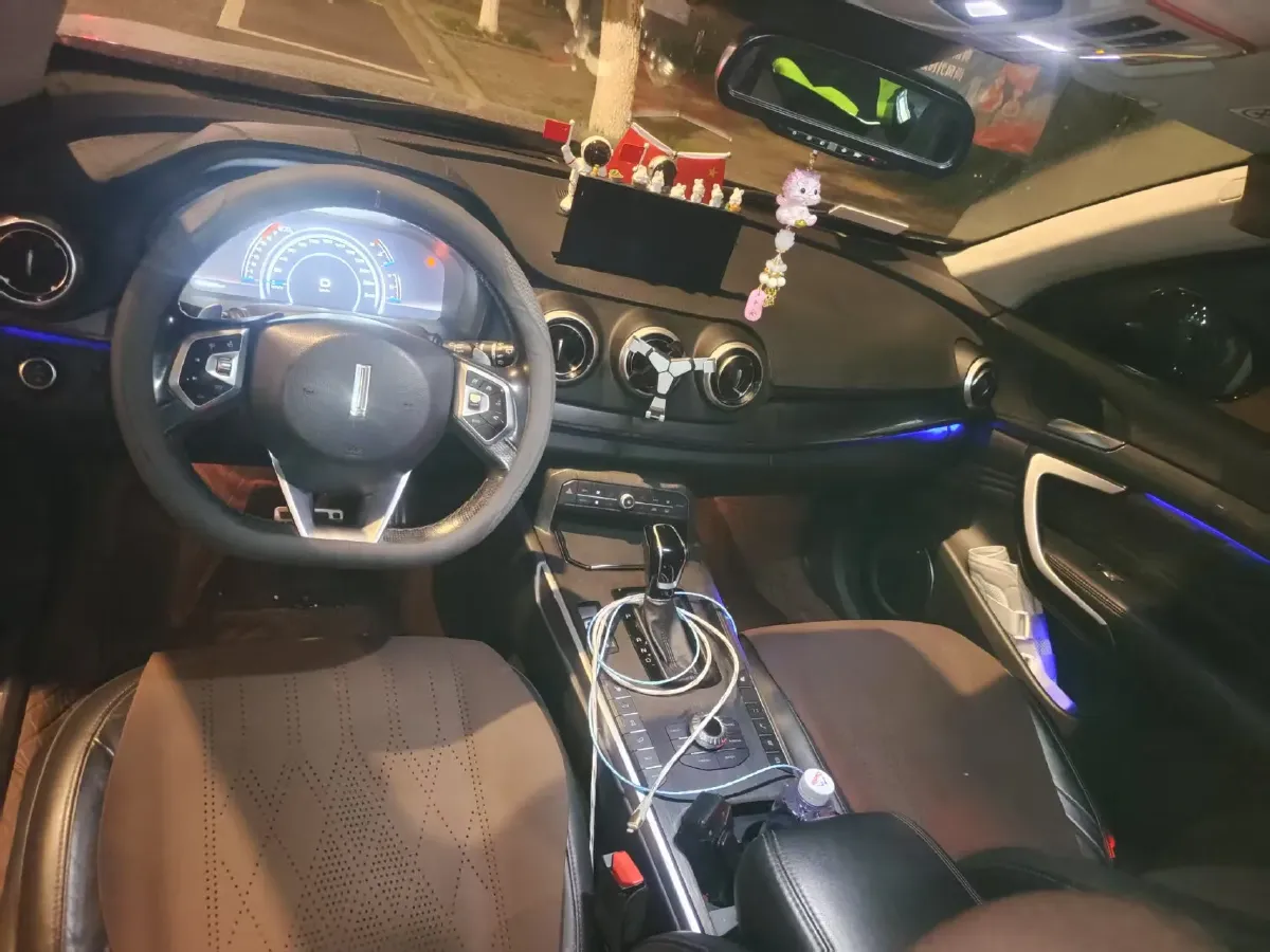 2017 WEY VV7 2.0T 234HP L4 7DCT,autocango,china used car exporter,china ev exporter,chinese used car exporter,chinese used ev exporter