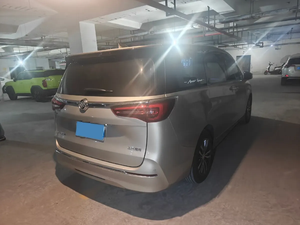 2022 Buick GL8 2.0T 237HP L4 9AT,autocango,china used car exporter,china ev exporter,chinese used car exporter,chinese used ev exporter
