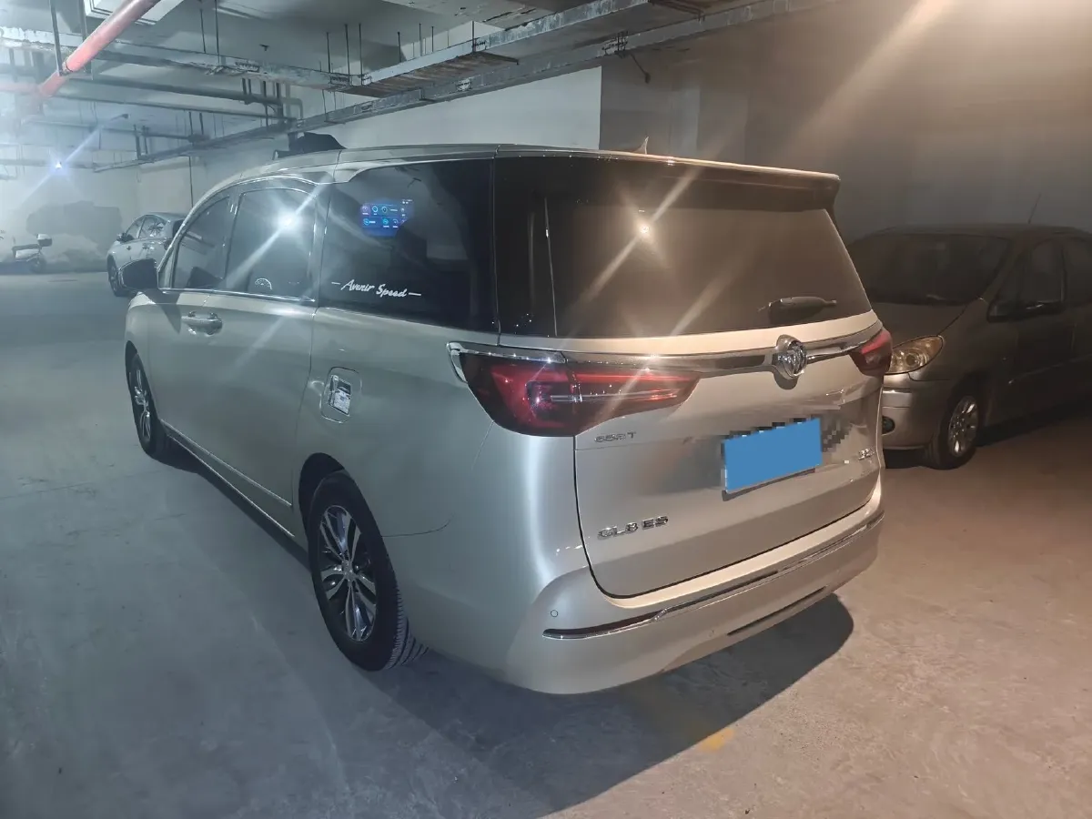 2022 Buick GL8 2.0T 237HP L4 9AT,autocango,china used car exporter,china ev exporter,chinese used car exporter,chinese used ev exporter