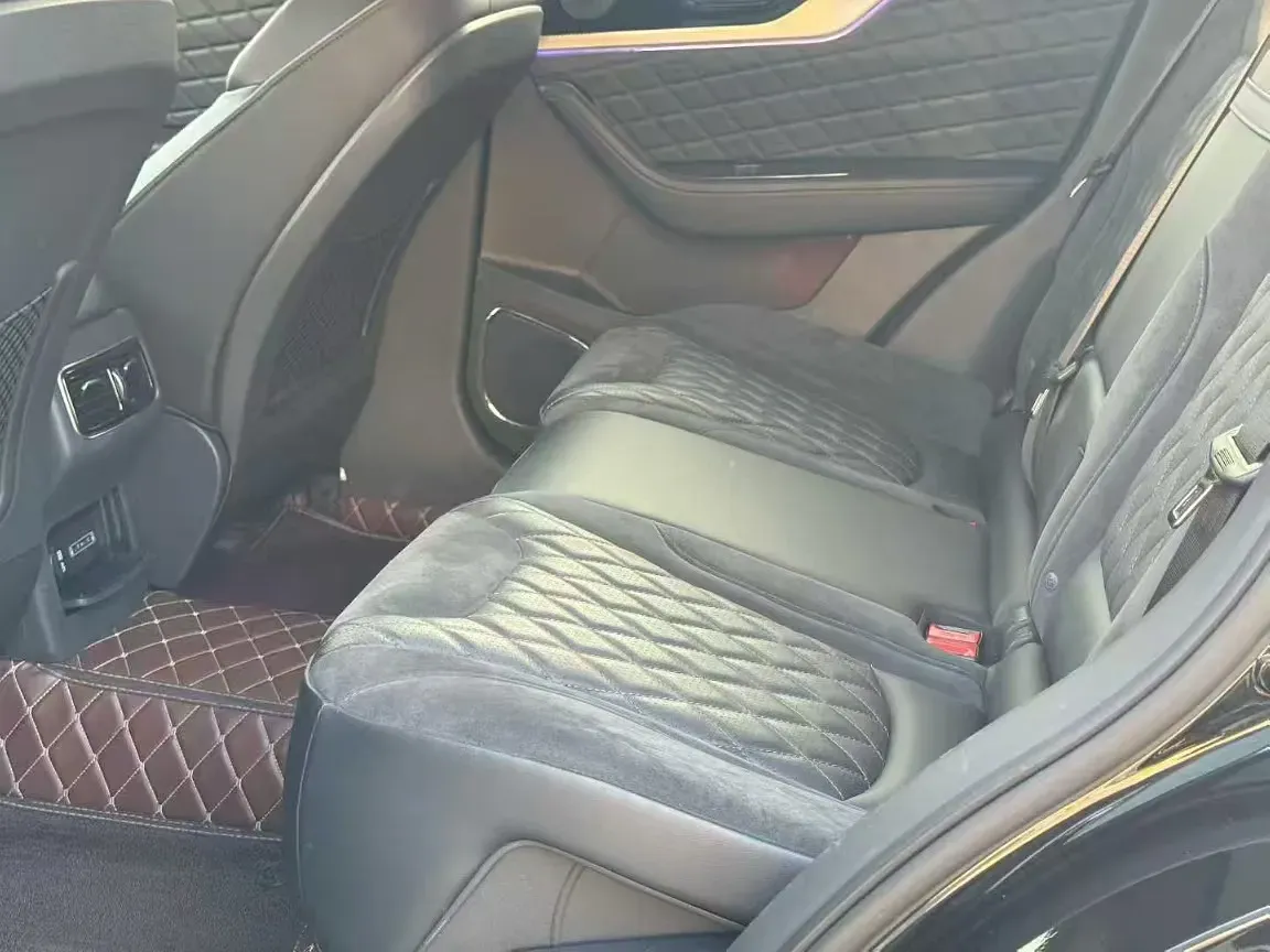 2019 HongQi HS5 2.0T 224HP L4 6AT,autocango,china used car exporter,china ev exporter,chinese used car exporter,chinese used ev exporter