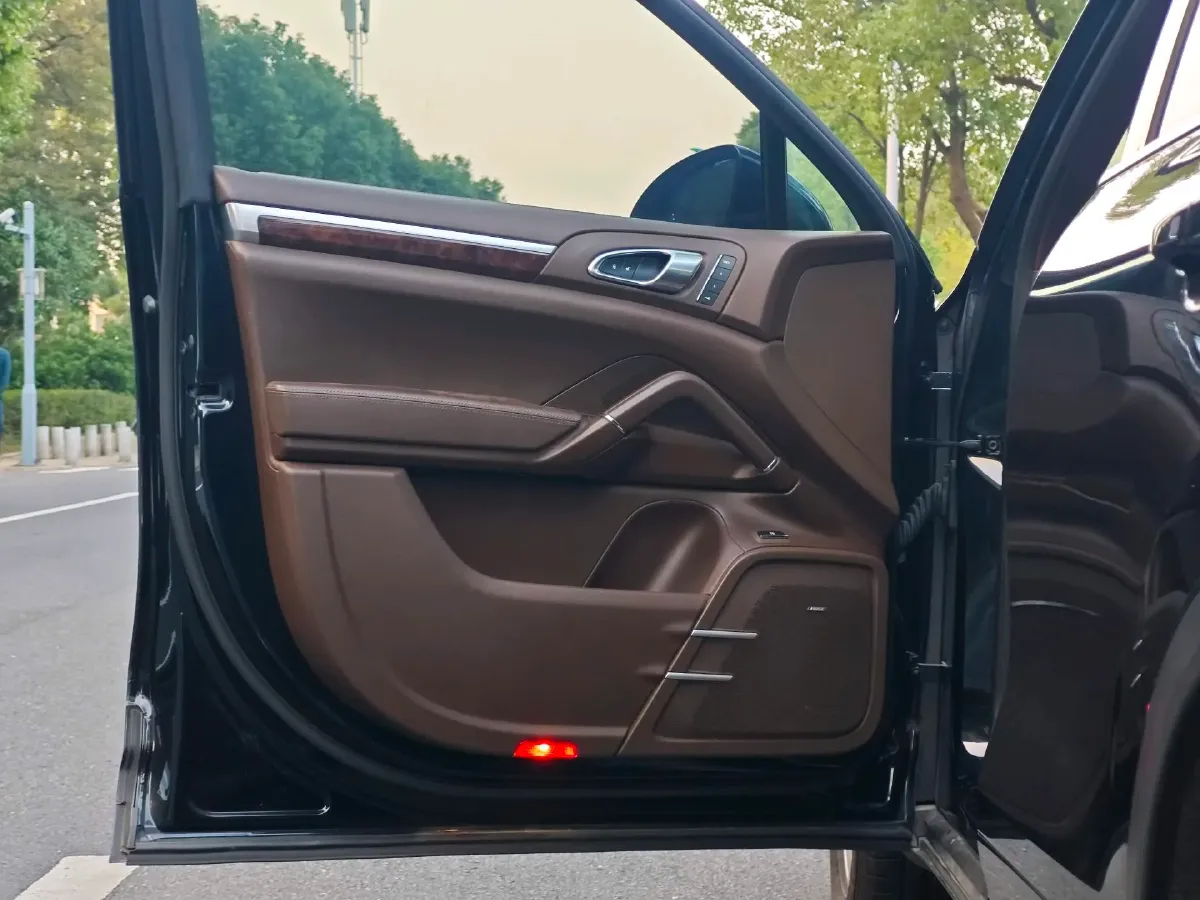 2016 Porsche Cayenne 3.0T 333HP V6 8AT PHEV,autocango,china used car exporter,china ev exporter,chinese used car exporter,chinese used ev exporter