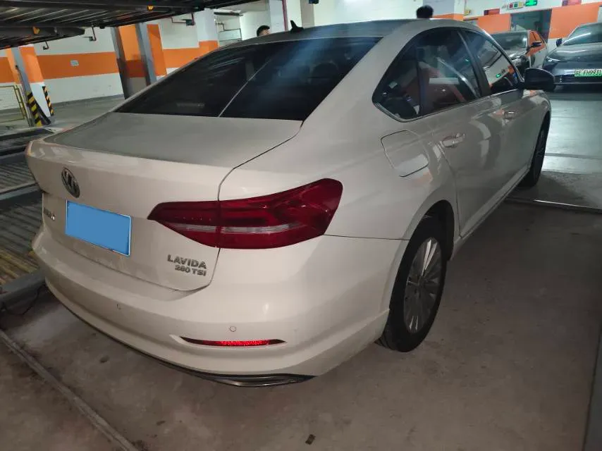 2018 Skoda Karoq 1.4T 150HP L4 7DCT,autocango,china used car exporter,china ev exporter,chinese used car exporter,chinese used ev exporter