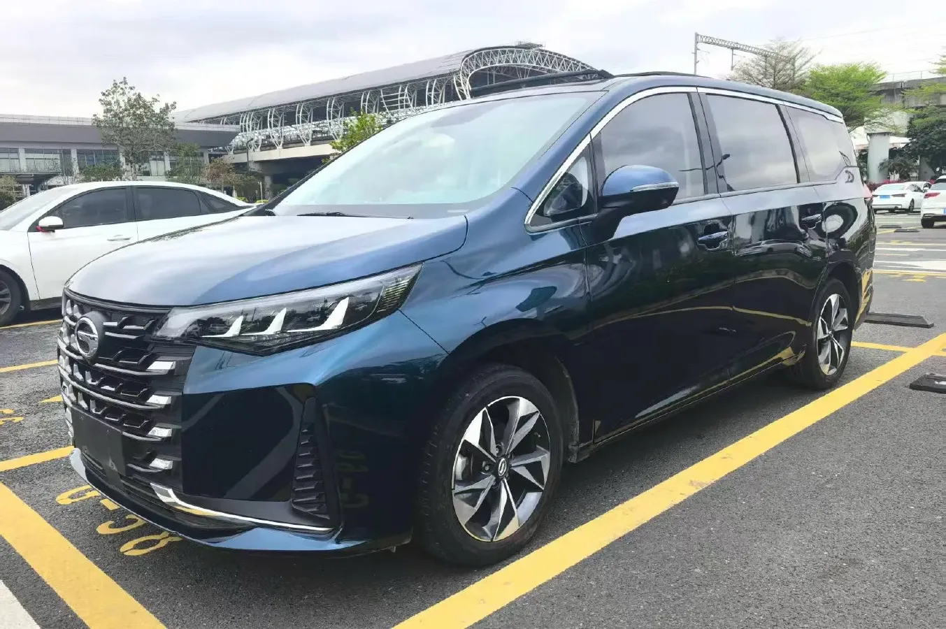 2021 GAC Trumpchi M6 1.5T 169HP L4 7DCT,autocango,china used car exporter,china ev exporter,chinese used car exporter,chinese used ev exporter