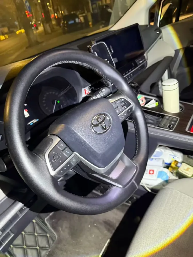 2024 Toyota Sienna 2.5L 189HP L4 E-CVT Hybrid,autocango,china used car exporter,china ev exporter,chinese used car exporter,chinese used ev exporter