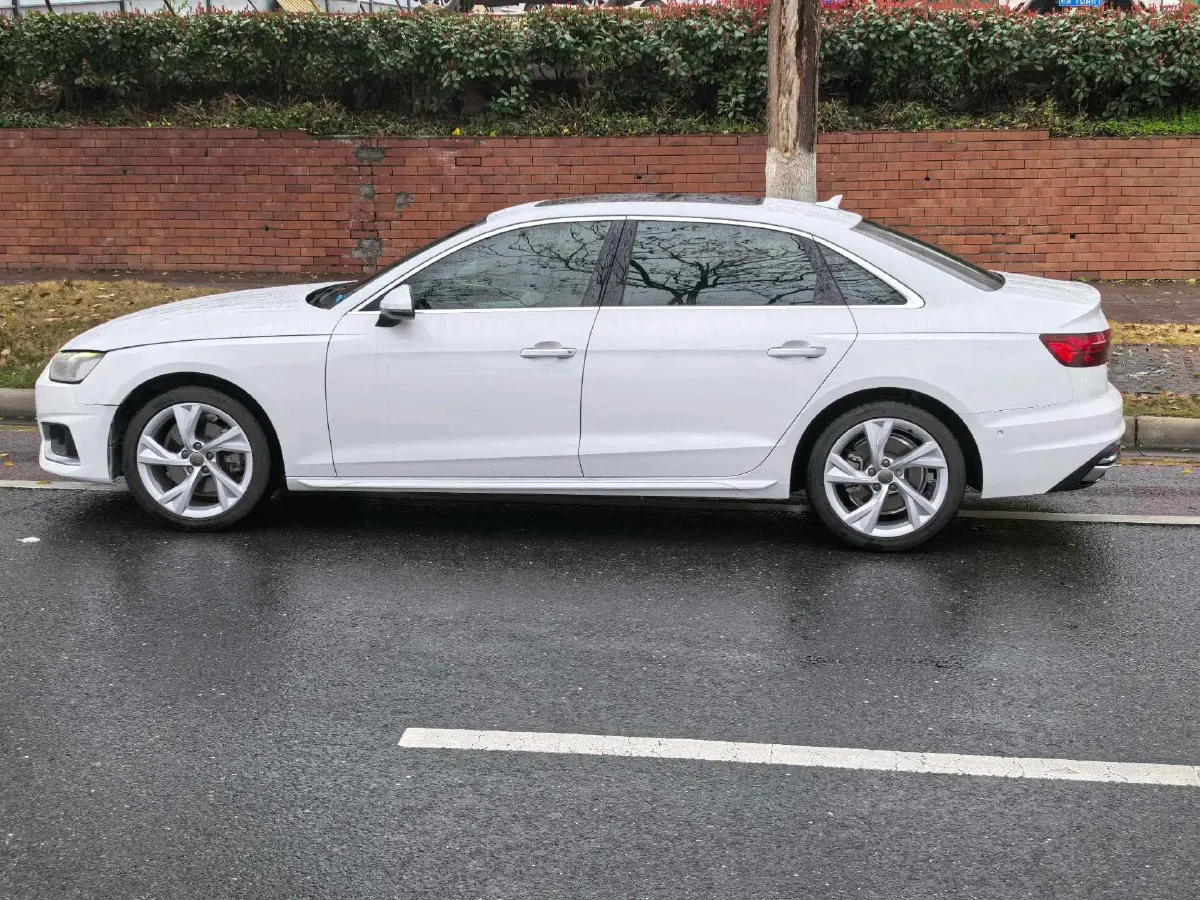 2020 Audi A4L 2.0T 190HP L4 7DCT,autocango,china used car exporter,china ev exporter,chinese used car exporter,chinese used ev exporter