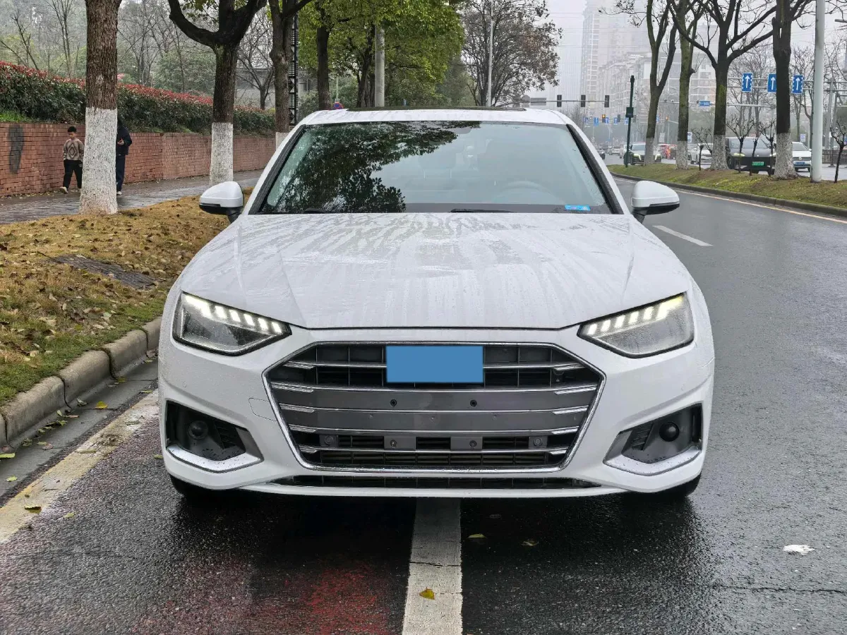 2020 Audi A4L 2.0T 190HP L4 7DCT,autocango,china used car exporter,china ev exporter,chinese used car exporter,chinese used ev exporter