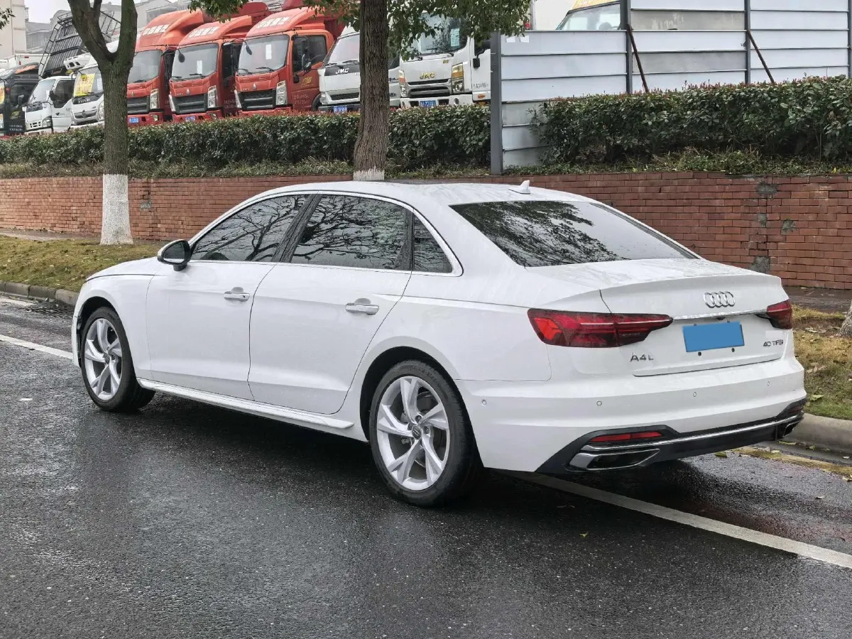 2020 Audi A4L 2.0T 190HP L4 7DCT,autocango,china used car exporter,china ev exporter,chinese used car exporter,chinese used ev exporter