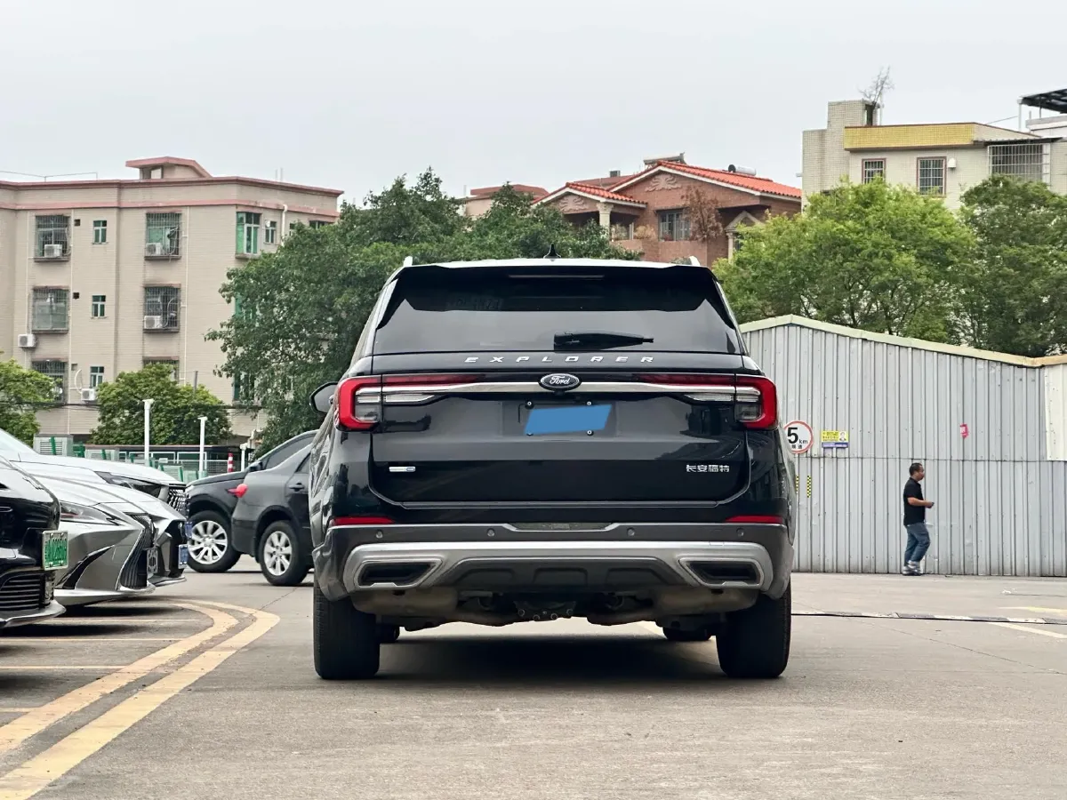 2023 Ford Explorer 2.3T 276HP L4 10AT,autocango,china used car exporter,china ev exporter,chinese used car exporter,chinese used ev exporter