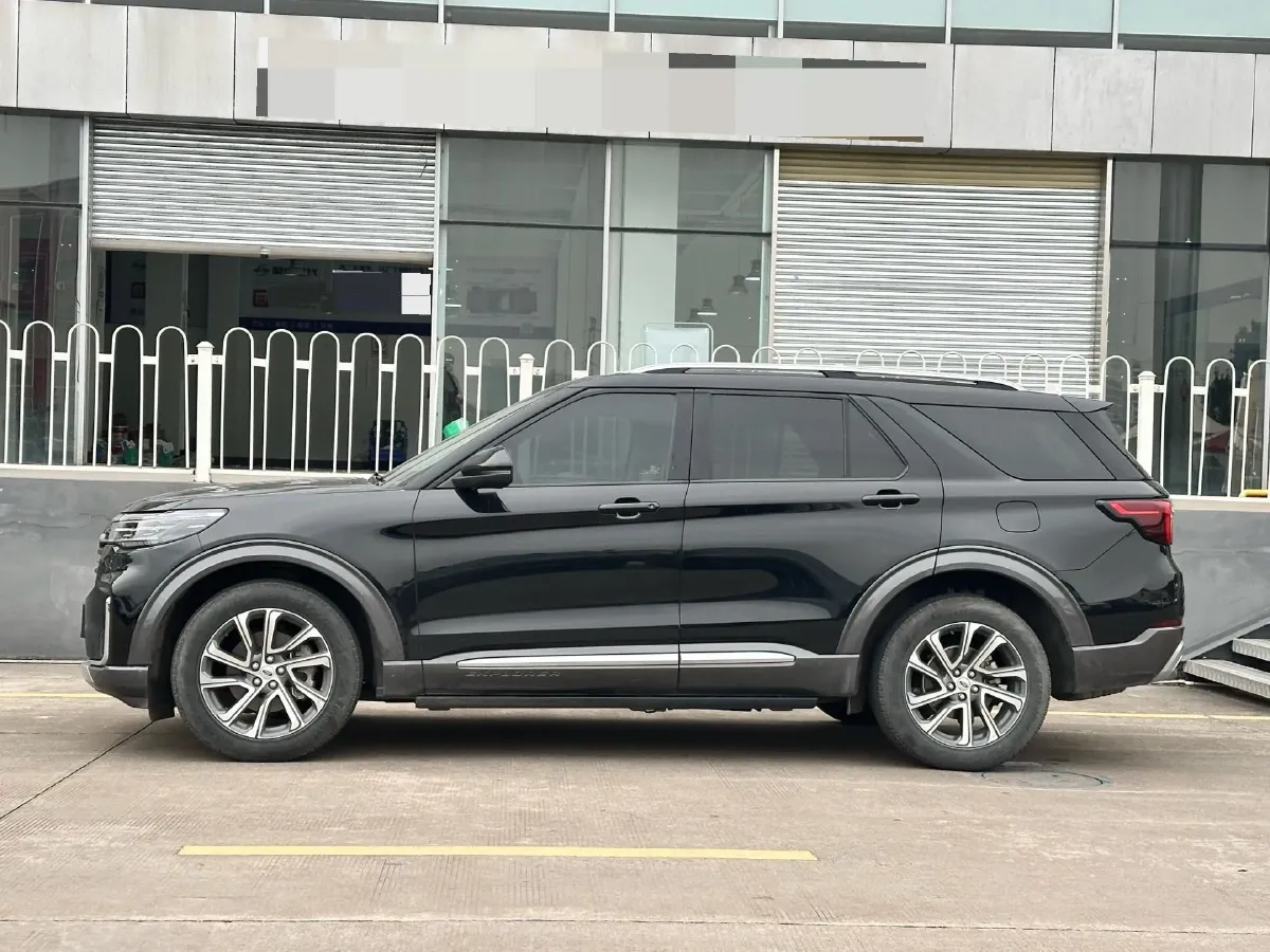 2023 Ford Explorer 2.3T 276HP L4 10AT,autocango,china used car exporter,china ev exporter,chinese used car exporter,chinese used ev exporter