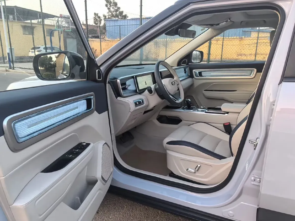 2023 Geely ICON 1.5T 181HP L4 7DCT,autocango,china used car exporter,china ev exporter,chinese used car exporter,chinese used ev exporter