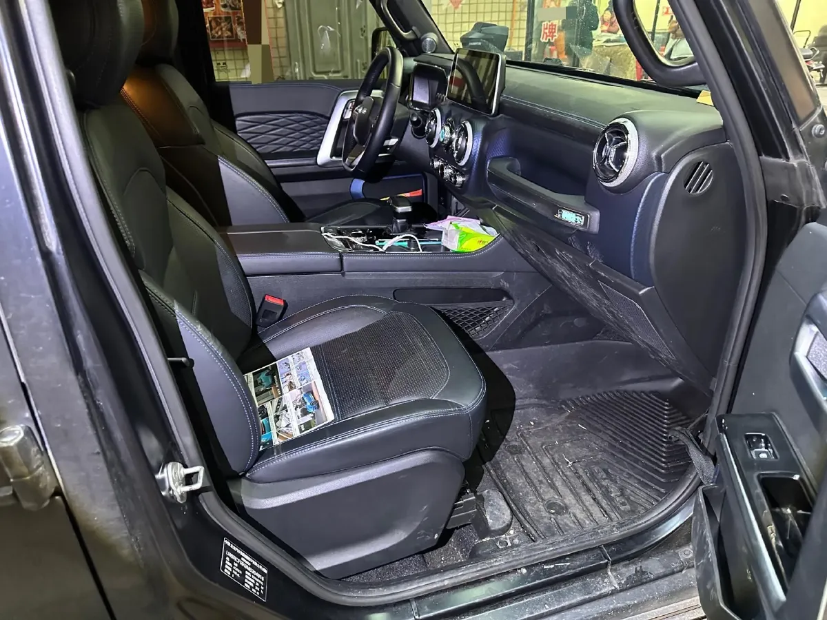 2021 Beijing BJ40 2.0T 163HP L4 8AT,autocango,china used car exporter,china ev exporter,chinese used car exporter,chinese used ev exporter