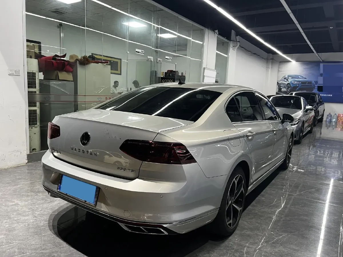 2023 Volkswagen Magotan 2.0T 186HP L4 7DCT,autocango,china used car exporter,china ev exporter,chinese used car exporter,chinese used ev exporter